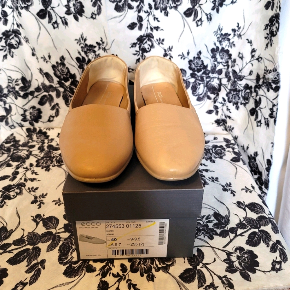 Ecco ballet flats